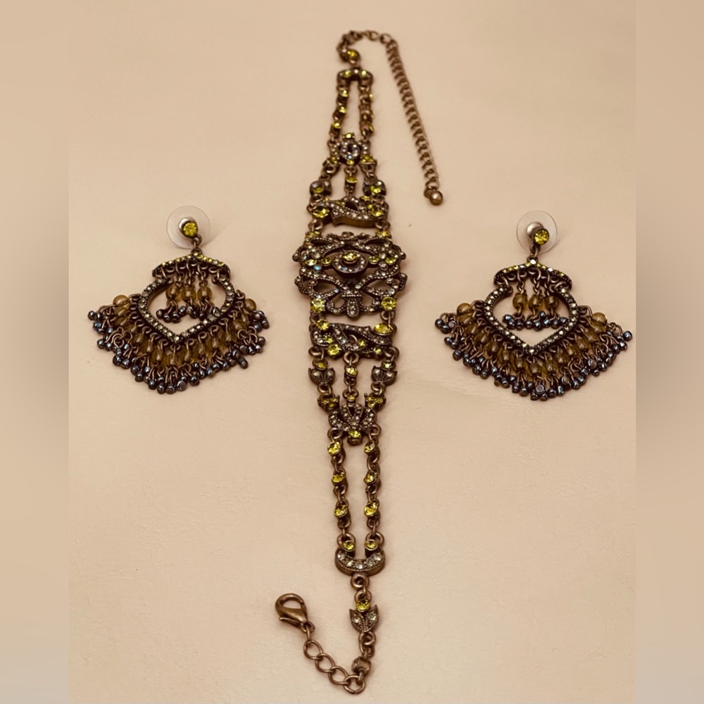 VCLM ART DECO CHOKER & EARRINGS. LIME RHINESTONES & CRYSTALS BURNISHED GOLDTONE